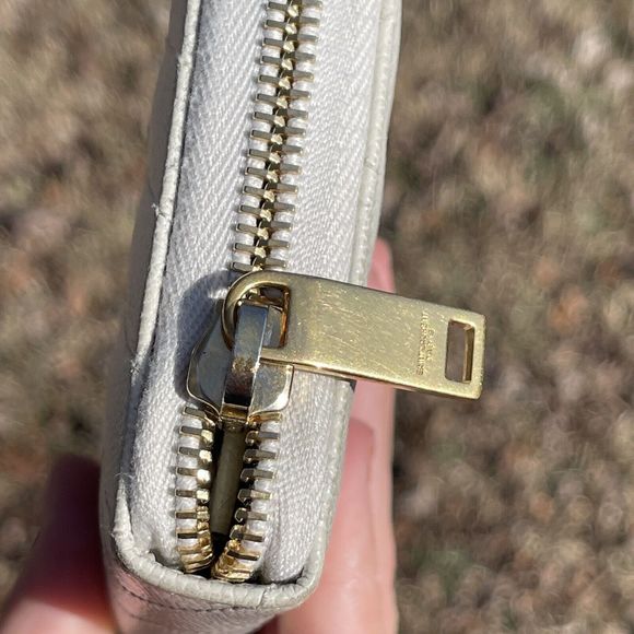 Saint Laurent YSL Cassandre Matelasse Zip Around Wallet Leather White And Gold - Picture 7 of 15